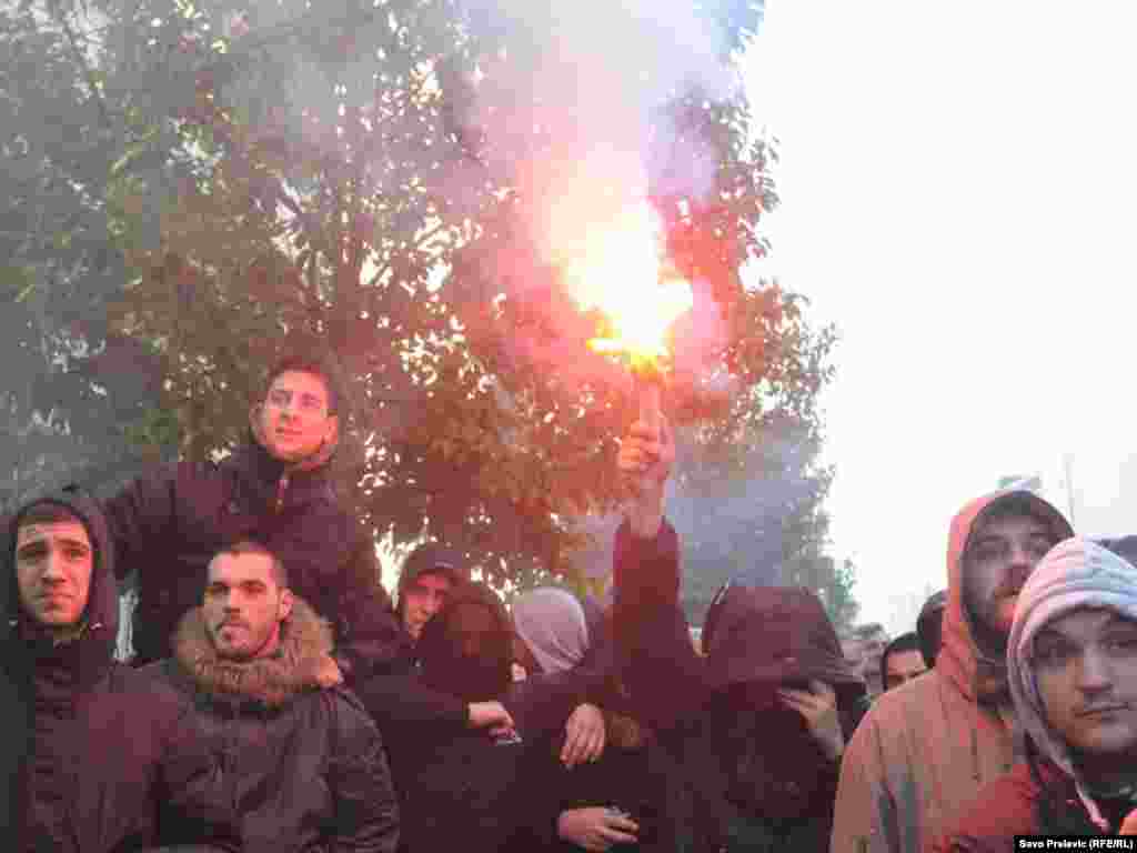 U Podgorici je nekoliko hiljada ljudi 21. januara 2012. protestovalo ispred zgrade crnogorske Vlade, zbog teškog socijalno-ekonomskog stanja u Crnoj Gori. Protest je organizovala Unija slobodnih sindikata, uz podršku Mreže za afirmaciju nevl