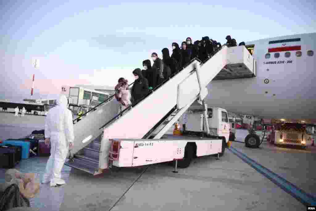 Iranian students arrive in Tehran from Wuhan. Officials said they would be quarantined for 14 days in a special hospital in the Iranian capital.