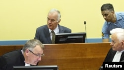 Ratko Mladić pred Haškim sudom u svibnju 2012.