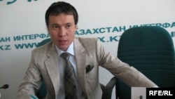 Жомарт Ертаев в бытность руководителем казахстанского банка. Алматы, 8 июля 2009 года.