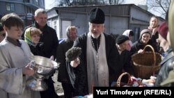 Оьрсийчоь -- Пасхана кечбина кхача базбеш ву мозгIар 