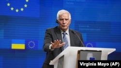 Josep Borrell egy Ukrajnáról tartott brüsszeli sajtótájékoztatón 2022. szeptember 5-én