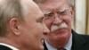 Владимир Путин и Джон Болтон на встрече в Москве 23 октября 2018 г. 