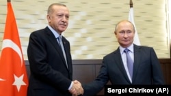 اردوغان در آستانه پایان آتشبس با کردها به سوچی روسیه سفر کرده است تا با ولادیمیر پوتین دیدار کند.