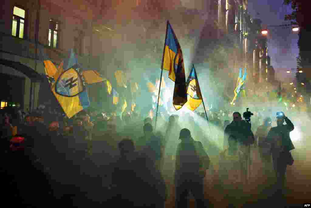 Марш Героїв до чергової річниці утворення УПА. Хода відбулася за участі бійців добровольчого батальйону «Азов», Київ, 14 жовтня 2014 року