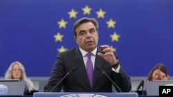 Margarítisz Szkínász az Európai Parlament plenáris ülésén Strasbourgban 2023. október 4-én
