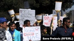 Protesti Roma u Podgorici, mart, 2011. Foto: RSE / Savo Prelević 