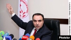 Արթուր Բաղդասարյանը ասուլիսի ժամանակ: 16-ը մարտի, 2010 թ.