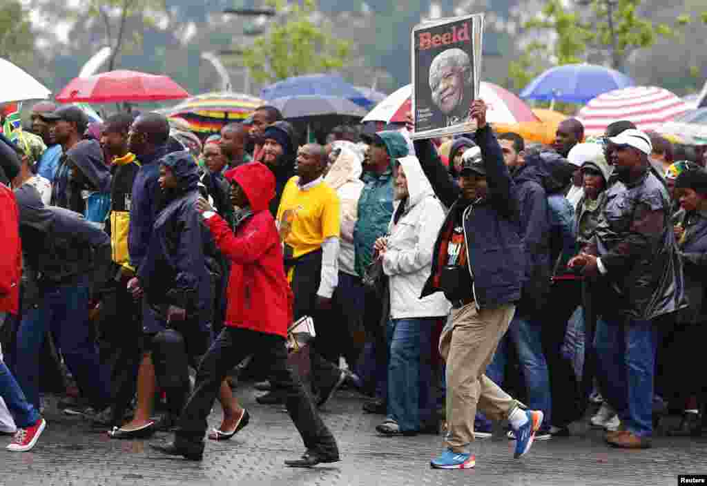 Johannesburg, 10 decembar 2013. Foto: REUTERS / Yves Herman