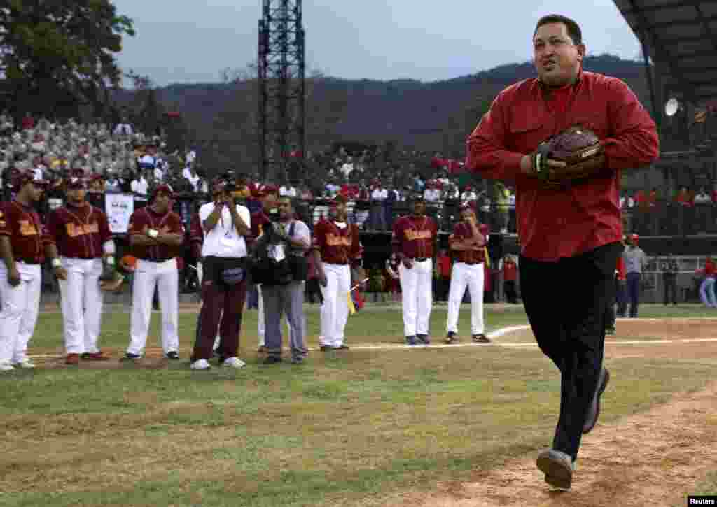 Chavez prepares to deliver the first pitch during a baseball game in Caracas in May 2007.