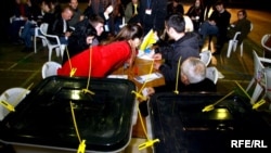 Zatvaranje biračkih mjesta na izborima u novembru 2009.