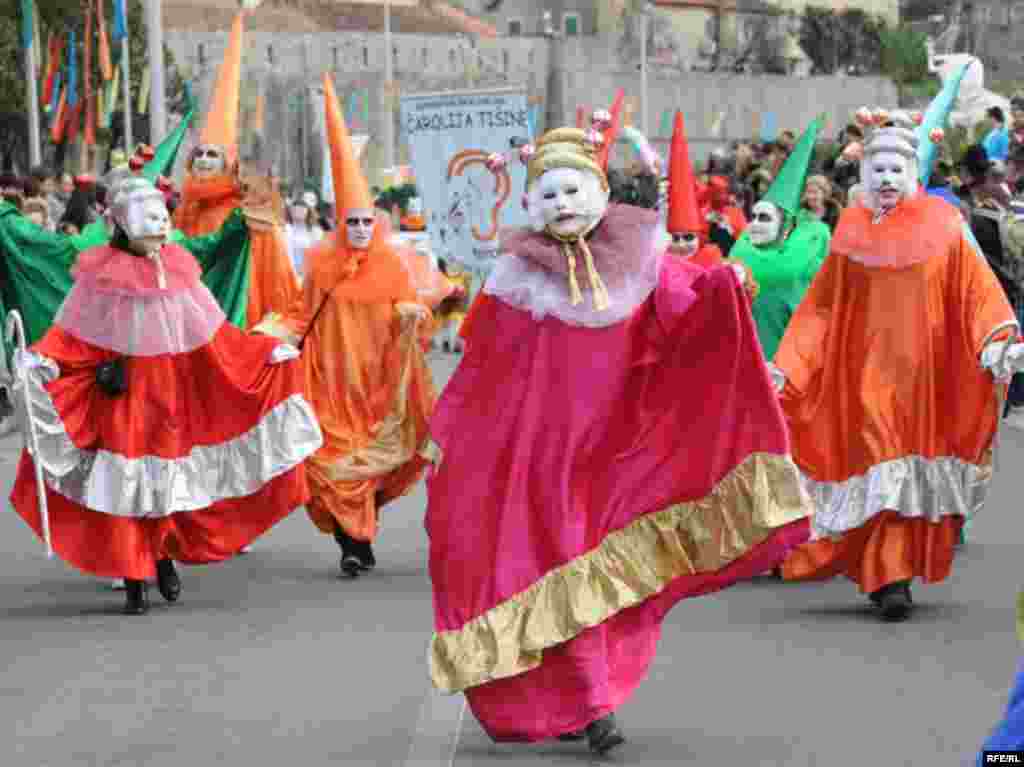 Crna Gora - Tradicionalni karneval u Kotoru, 28.02.2010. Foto: Savo Prelević