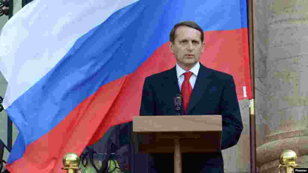 Sergei Naryshkin është udhëheqës i Dumës Shtetërore ruse dhe anëtar i Këshillit Kombëtar për Siguri në Federatën Ruse. 