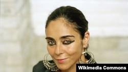 شیرین نشاط 