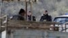 Policija u blizini mesta Gošince u Makedoniji gdje se desio napad na policijsku stanicu 21. aprila