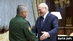 ალიაქსანდრ ლუკაშენკა და სერგეი შოიგუ 