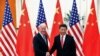  Hszi Csin-ping és az akkor még Obama alelnökeként szolgáló Joe Biden Pekingben, 2013. december 4-én. 