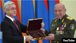 President Serzh Sarkisian awards Major-General Samvel Karapetian (file photo)