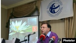 «Թրանսփարենսի ինտերնեյշնլ»-ի ղեկավար Վարուժան Հոկտանյան, արխիվային լուսանկար