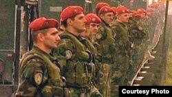 "Crvene beretke", arhivska fotografija 