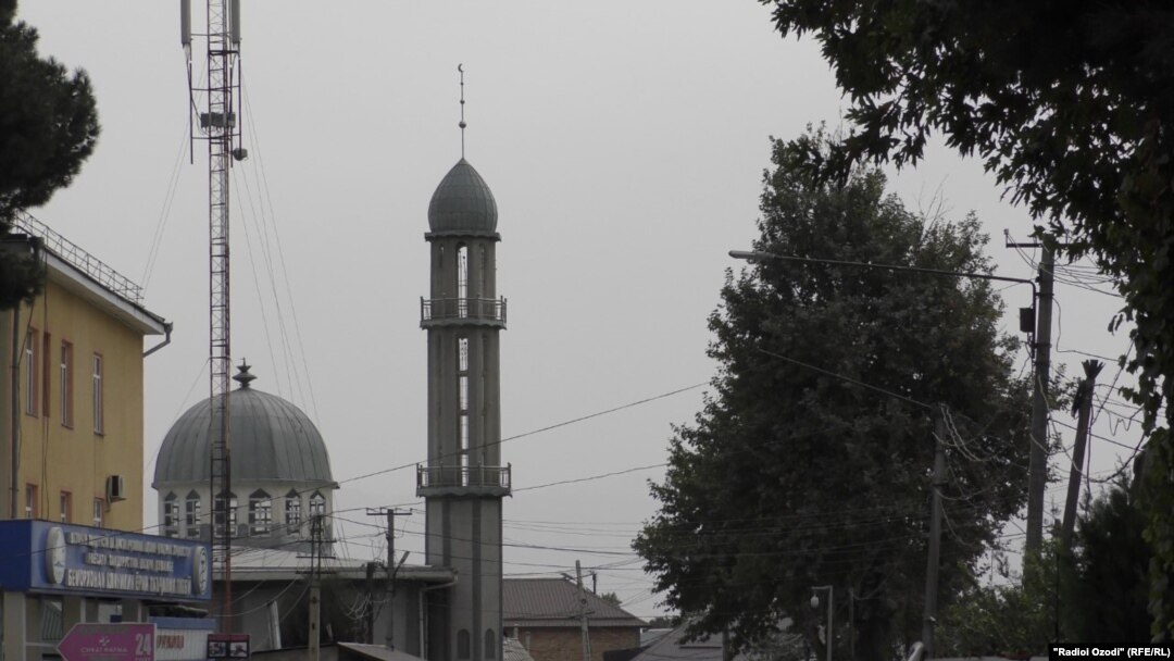 mam-hatib Abdulhaq Obidov's remarks at a funeral were reportedly seen as questioning the president's title.