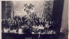 Pe vremuri se numeau brigăzi artistice de agitație. În 1989 se numeau doar brigăzi artistice. Spectacol UTC la Piatra Neamţ din 1946 (Muzeul P.C.R., nr. inv. 20333)