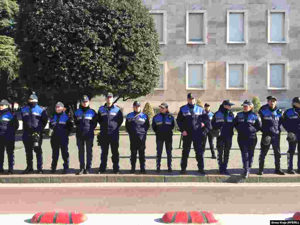 Forca të shtuara të policisë në kuadër të përgatitjeve për protestën e opozitës në Tiranë. 