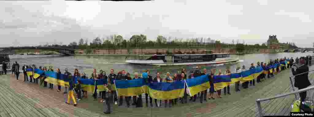Франци. Париж, Киевехь байина нах дагалоцуш ю Евромайдан, 30Заз2014 года