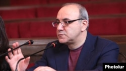Գուրգեն Արսենյան, արխիվ