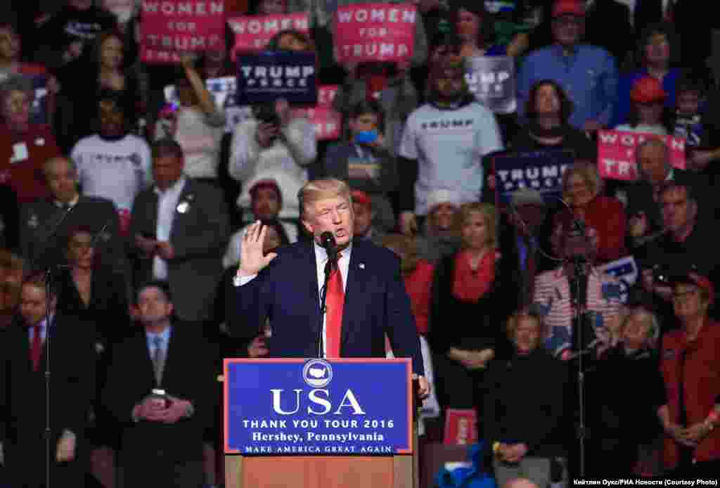 Трамп на встрече с избирателями в рамках тура "The USA Thank You Tour". Пенсильвания, 15 декабря 2016 года.