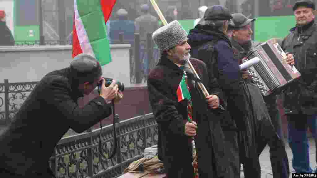 Чарада катнашучылар