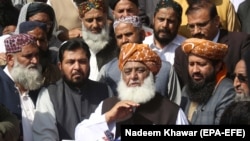 مولانا فضل الرحمن په حیدر اباد کې د خبري غونډې پر مهال. ۲۰۲۱، ۱۰مه فېبرورۍ
