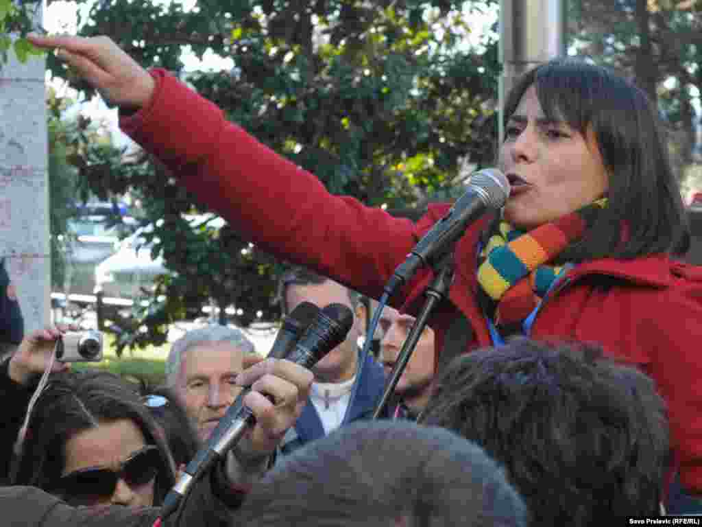 U Podgorici je nekoliko hiljada ljudi 21. januara 2012. protestovalo ispred zgrade crnogorske Vlade, zbog teškog socijalno-ekonomskog stanja u Crnoj Gori. Protest je organizovala Unija slobodnih sindikata, uz podršku Mreže za afirmaciju nevl