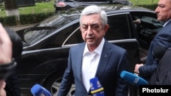 Armenia - Former President Serzh Sarkisian arrives at the parliament building, Yerevan, April 16, 2020 