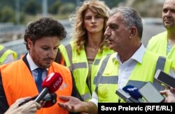 Kryeministri i Malit të Zi, Dritan Abazoviq pas vizitës në zonën e punimeve për autostradë.