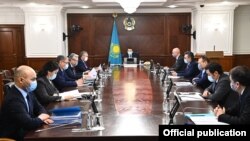 Бір күн бұрын құрамы бекітілген үкімет мүшелерінің бірінші отырысы. 12 қаңтар 2022 жыл.