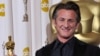 U.S. -- US actor Sean Penn holds his Oscar for Actor in a Leading Role for his portrayal of Harvey Milk in the film 'Milk' at the 81st Academy Awards at the Kodak Theatre in Hollywood, California, 22Feb2009