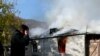 Cherektar faluban ég egy a ház, a menekülő örmények sokszor maguk gyújtják fel az épületeiket. Cherektar falu is Azerbajdzsánhoz fog tartozni ezentúl, a kép 2020 november 14-én készült. 