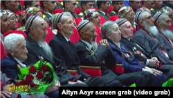 Ikinji jahan urşuna gatnaşan türkmen weteranlary (Arhiw suraty) 