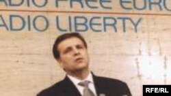 Boris Trajkovski, Fotografija napravljena tokom jedne posete Radiju Slobodna Evropa