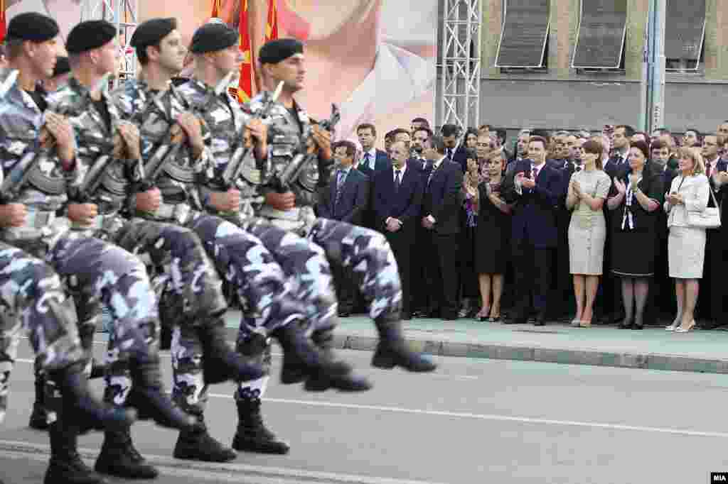 И парада... 20 годнини независност. Септември 2011