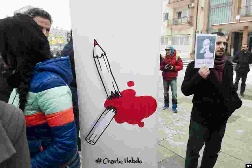 Акция памяти погибших в результате нападения на редакцию Charlie Hebdo. Косово, 8 января 2015 года