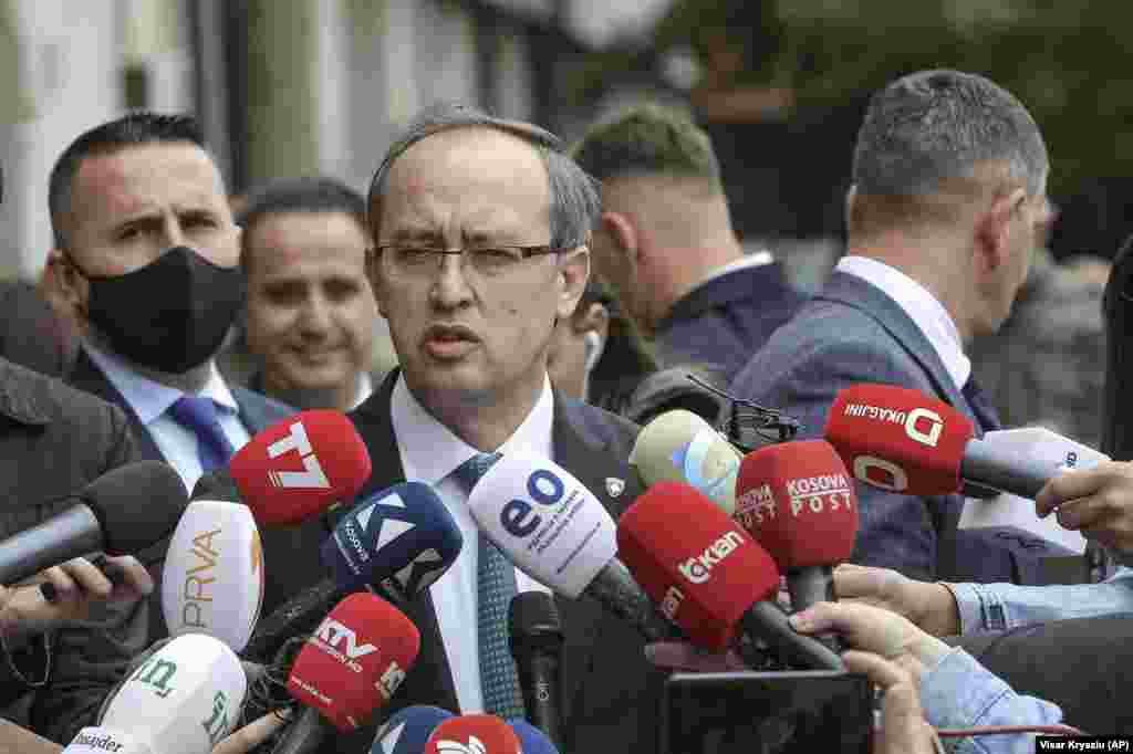 21 dhjetor 2020 - Gjykata Kushtetuese e Kosovës shpalli të pavlefshëm votimin e Qeverisë së Kosovës, të udhëhequr nga Avdullah Hoti i LDK-së. Qeveria u rrëzua dhe vendi shkon në zgjedhje të reja. 
