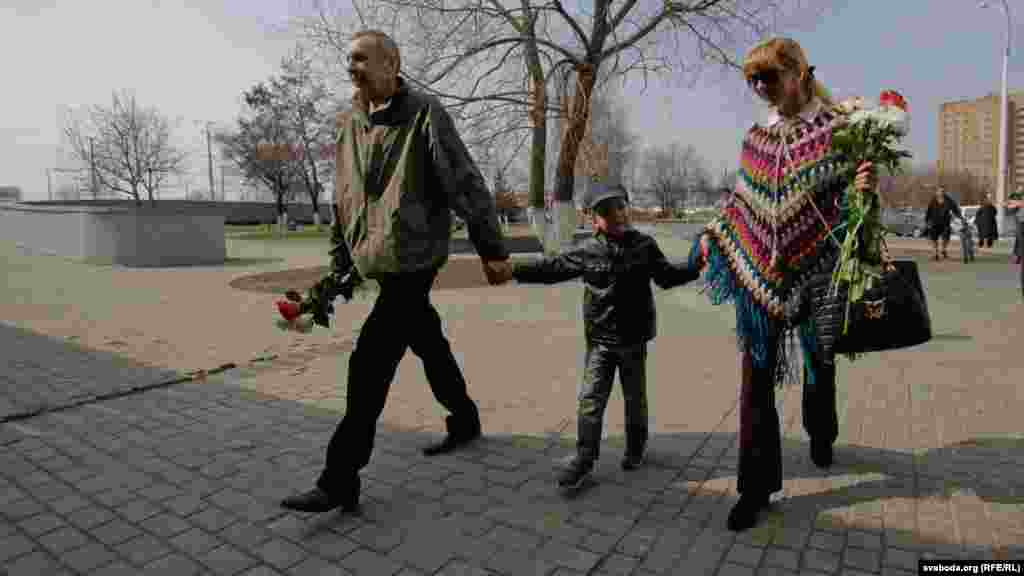 І яшчэ да людзей году Бандарэнка аднёс бы сям'ю Андрэя Саньнікава і Ірыны Халіп