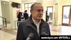 Armenia -- Former Defense Minister Seyran Ohanian speaks to reporters, Yerevan, March 3, 2020.