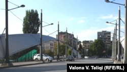 Most u Mitrovici koji deli grad na severni i južni deo