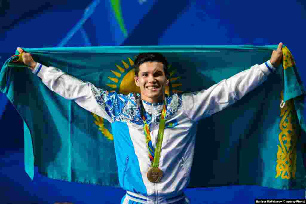 Данияр Елеусінов Рио-2016 олимпиадасында бокстан 69 келіде чемпион атанды. 