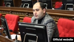 Մարտուն Գրիգորյան, արխիվ