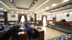 Երևանի ավագանու նիստն այս անգամ էլ լարված մթնոլորտում անցավ