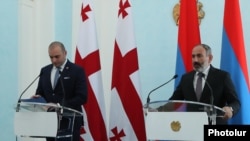 Armenia -- Georgian Prime Minister Mamuka Bakhtadze and Armenian Prime Minister Nikol Pashinian at a joint press conference in Yerevan, 10 Sept., 2018